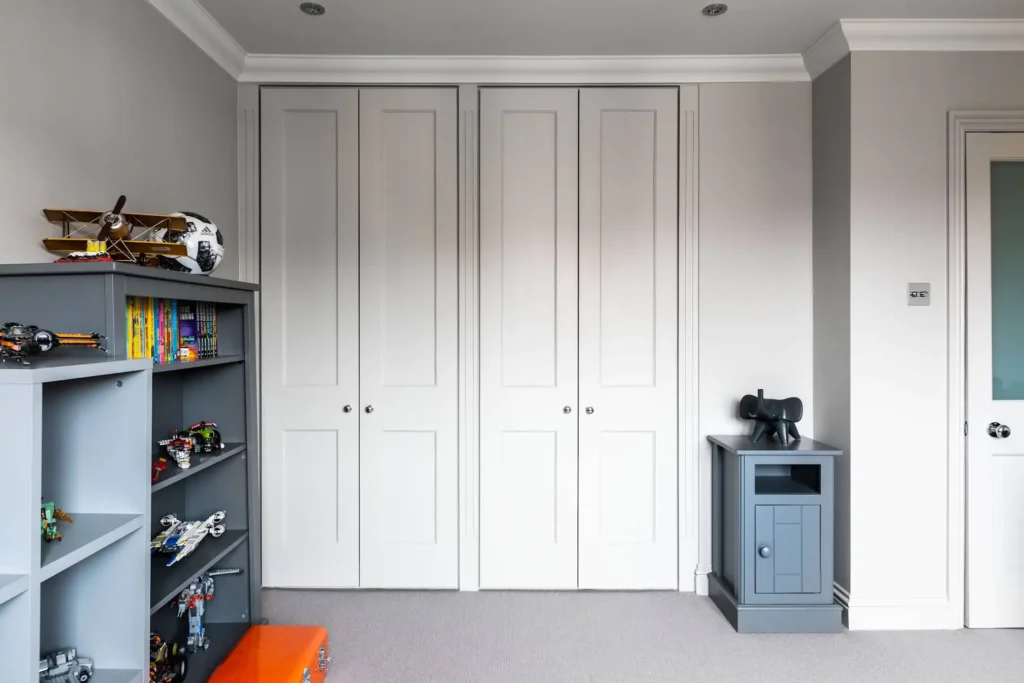 Bedroom painting and decoration
