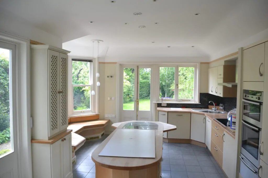 Kitchen painting Surrey